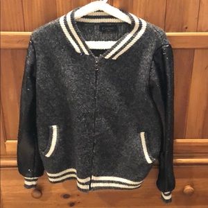 Casting jacket with sequence sleeves